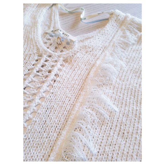 Last 1✨HP✨Fresh White Bohemian Pull-Over Sweater - Picture 7 of 8